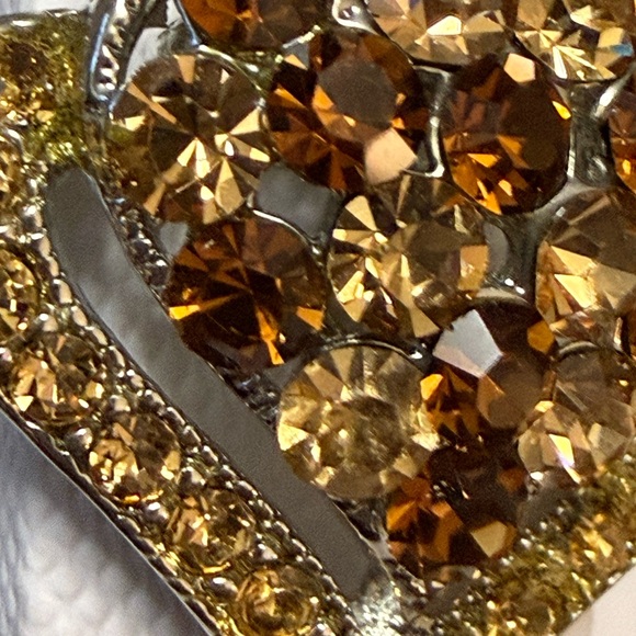 Heart-Shaped Rhinestone Brooch - Picture 2 of 3